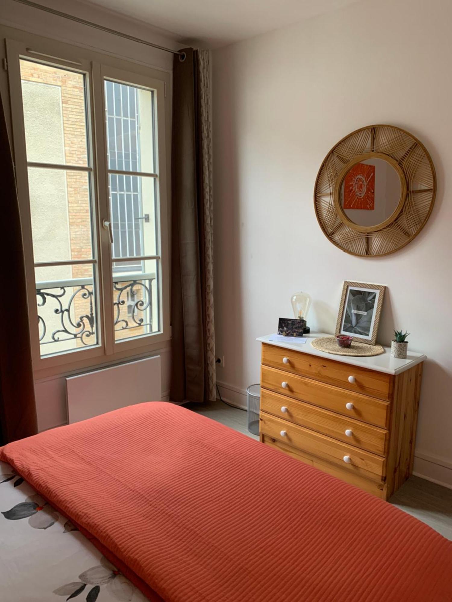 Le Gite Entre Val Et Rose Provins Bagian luar foto